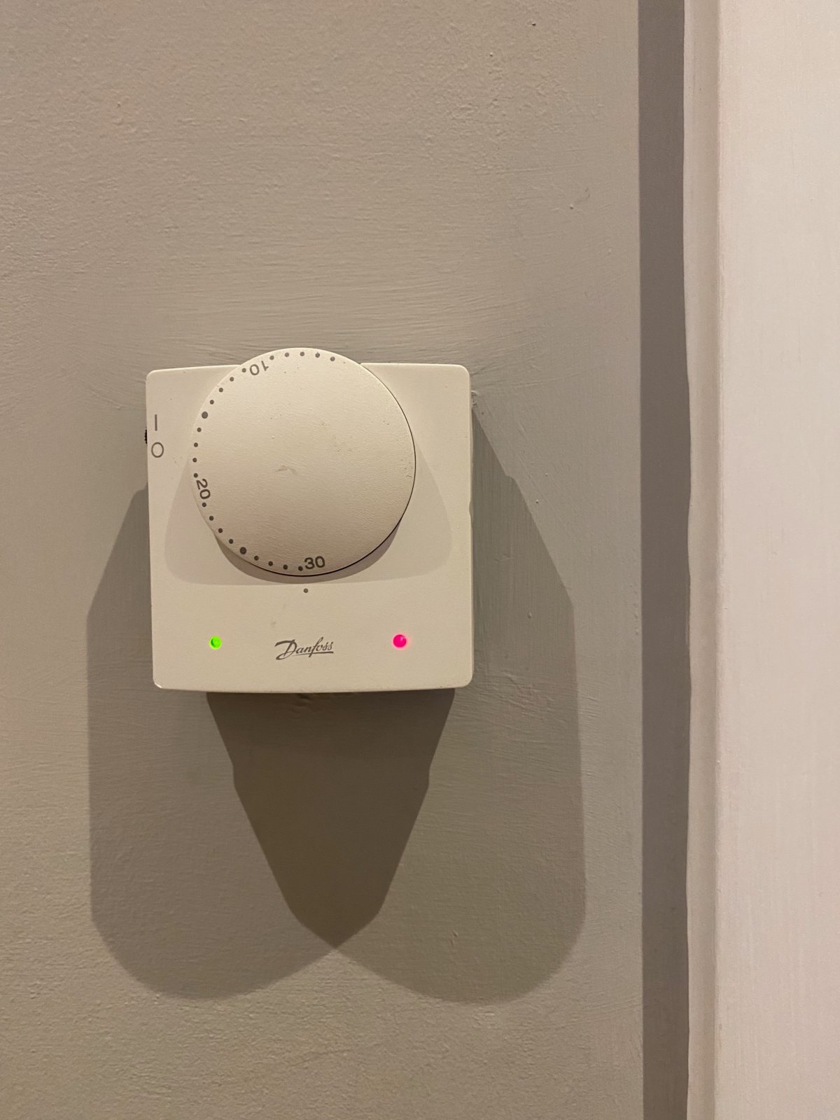 Identify a Danfoss Thermostat | DIYnot Forums