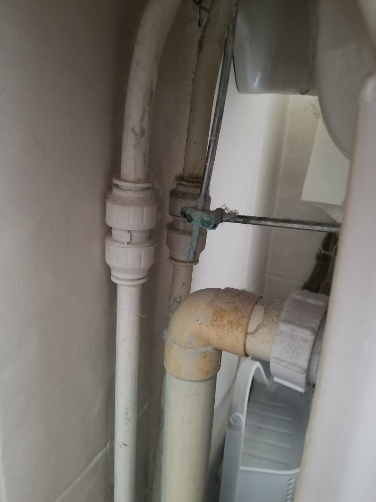 Hot water won't come out of one tap DIYnot Forums