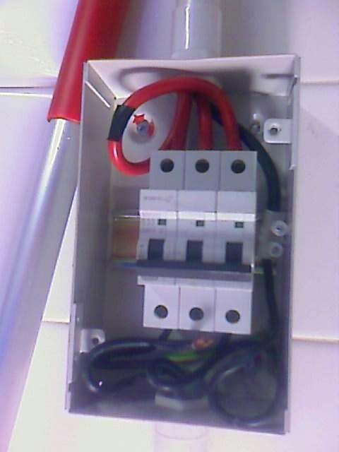 supply to 3 phase commando socket | DIYnot Forums