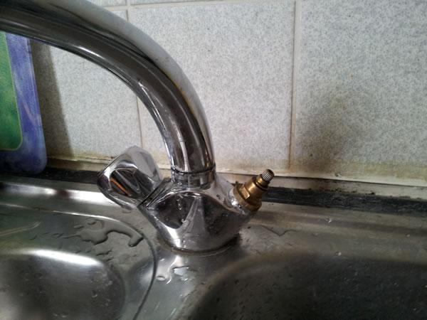 Safely Removing Stuck Tap Insert from Kitchen Mixer DIYnot Forums