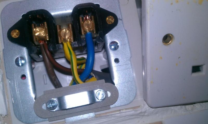 Wiring A Cooker Hood S Dp F Unit To The Socket Diynot Forums