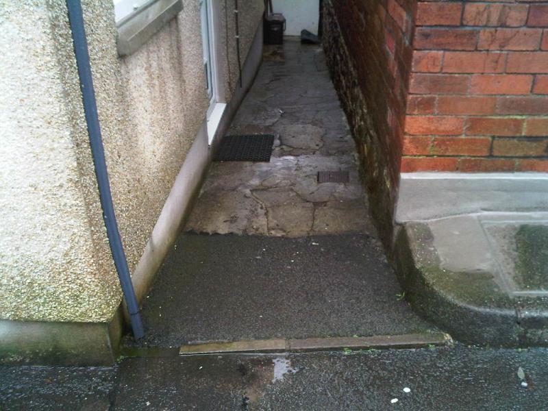 Laying 900mm Old Heavy Council Slabs In AllyWay DIYnot Forums