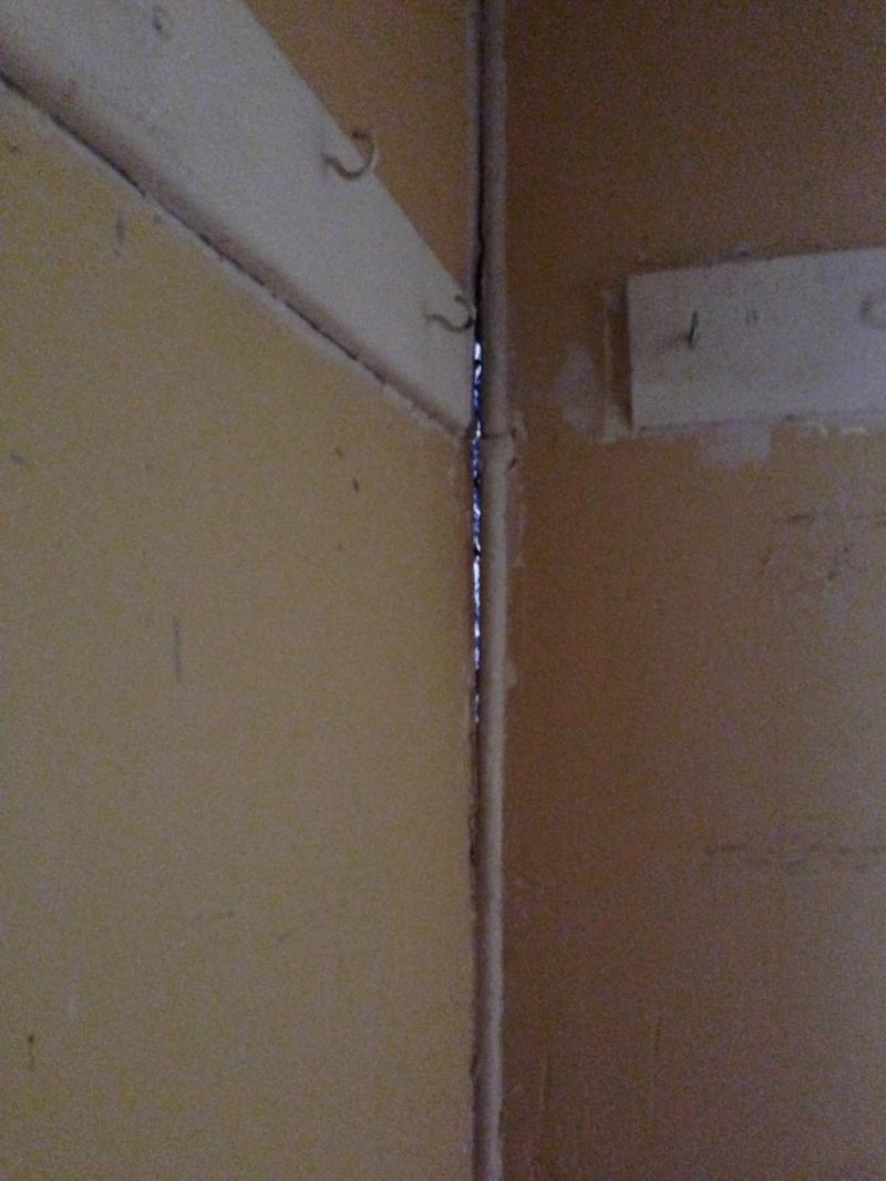 Crack and small gap between extension and house DIYnot Forums