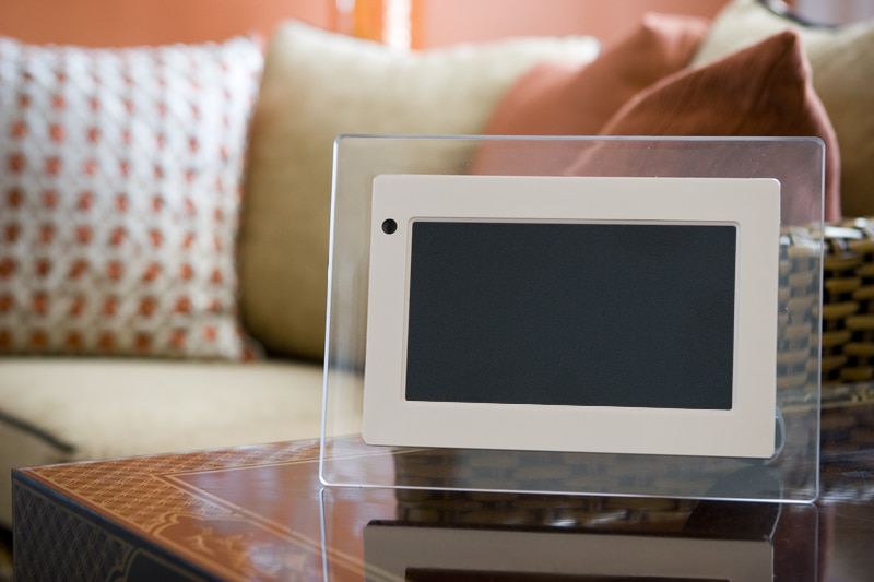 How Many Photos Does Aura Frame Hold? (Explained) DIY Smart Home Hub