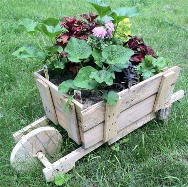 10 DIY Wooden Wheelbarrow Planter