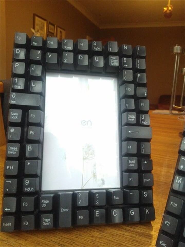 22 Upcycled Keyboard Keys Ideas
