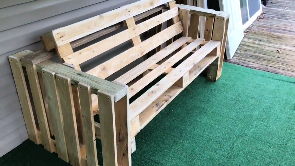 25 Easy DIY Pallet Bench Plans in 2021 {Updated} DIY to Make