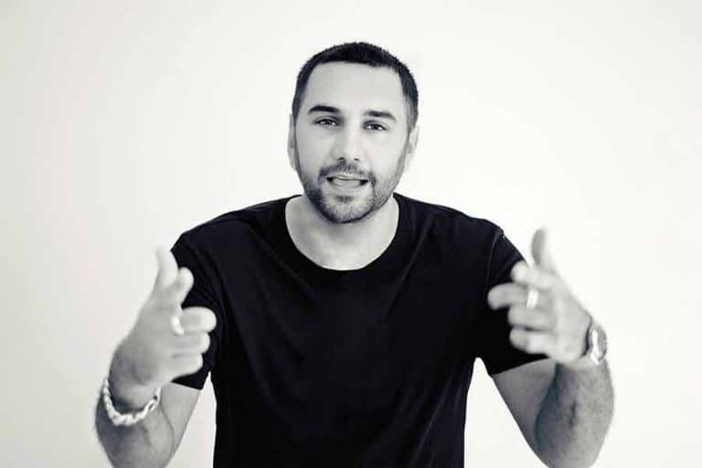 How to read a script while looking into the camera DIY Video Studio