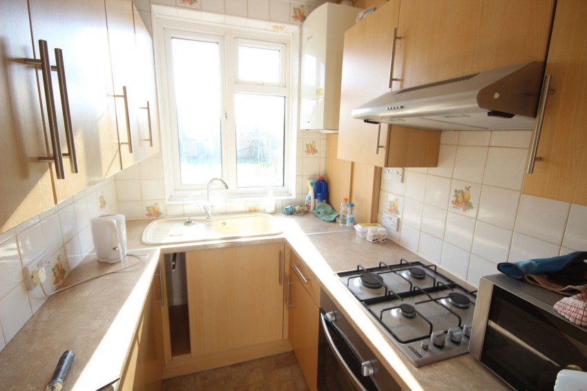 3 bedroom semidetached to let Southborough Lane, Bromley