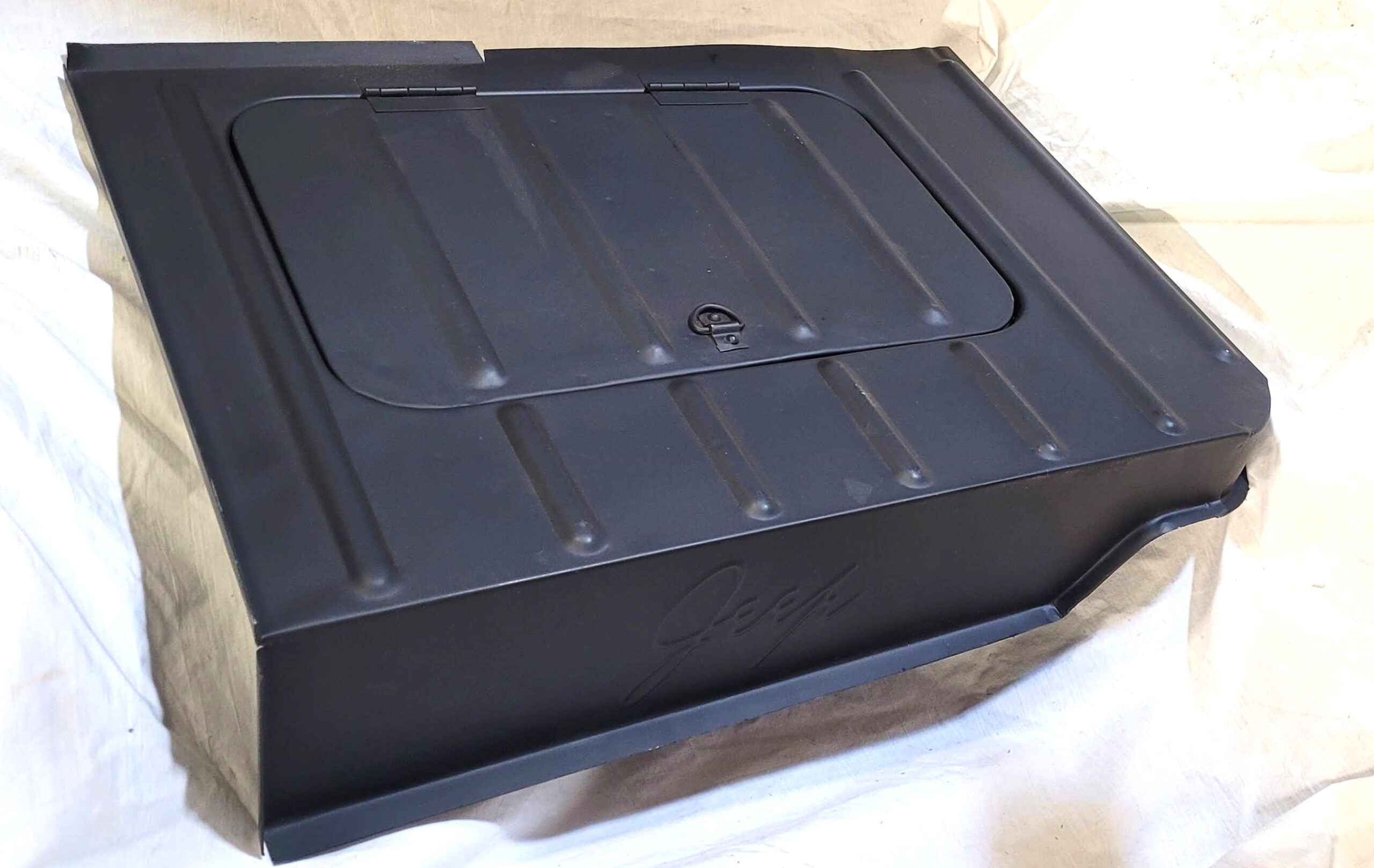TOOL BOX, UNDER PASSENGER SEAT, SCRIPT D&L Bensinger