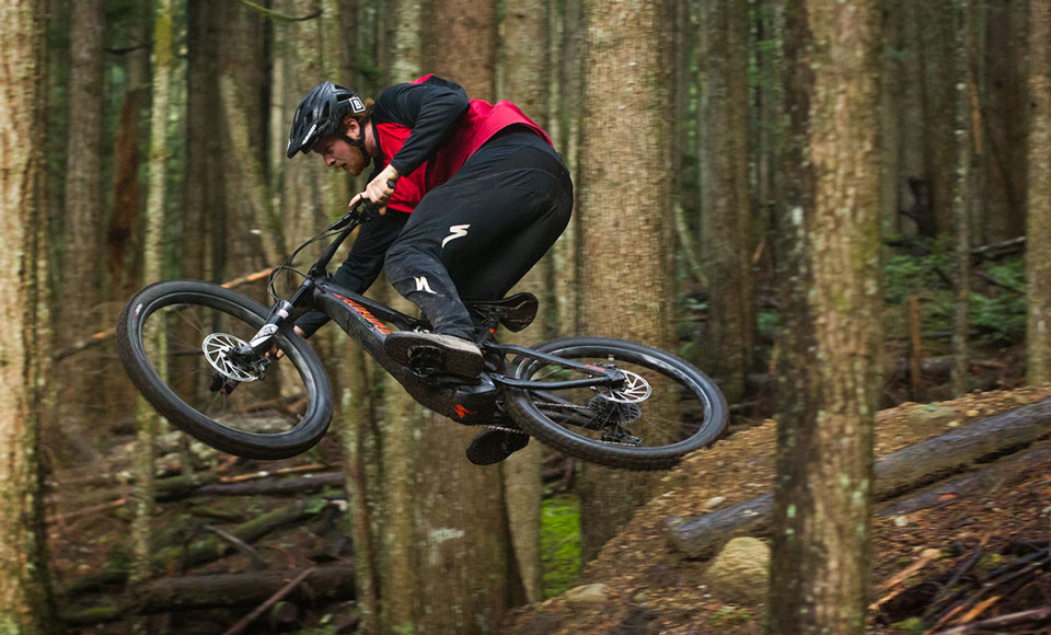 16 Best Mountain Biking Apparel & Clothing Brands