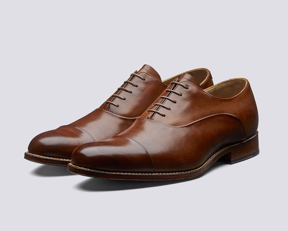 22 Best Work Shoes For Men On The Job