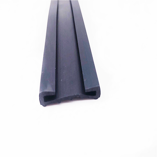 Rubber seal strip