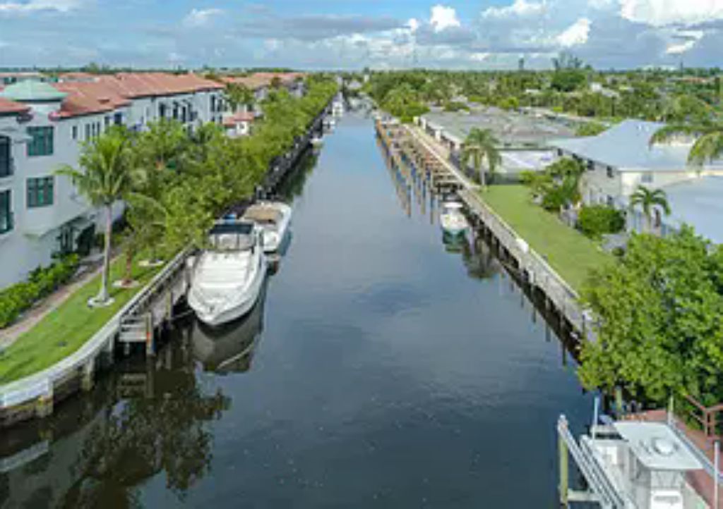 Boat Dock For Rent or Sale in Naples, Florida at The Marina at Naples