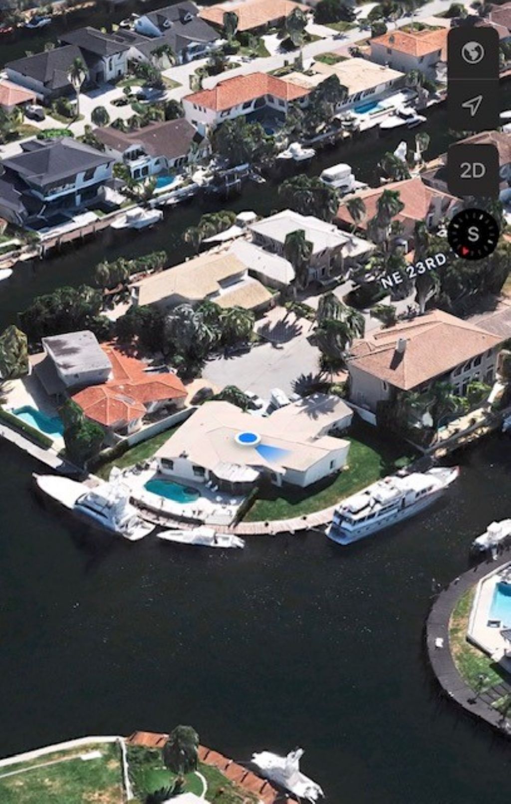 Boat Dock For Rent in Lighthouse Point, Florida at Private Home Dock