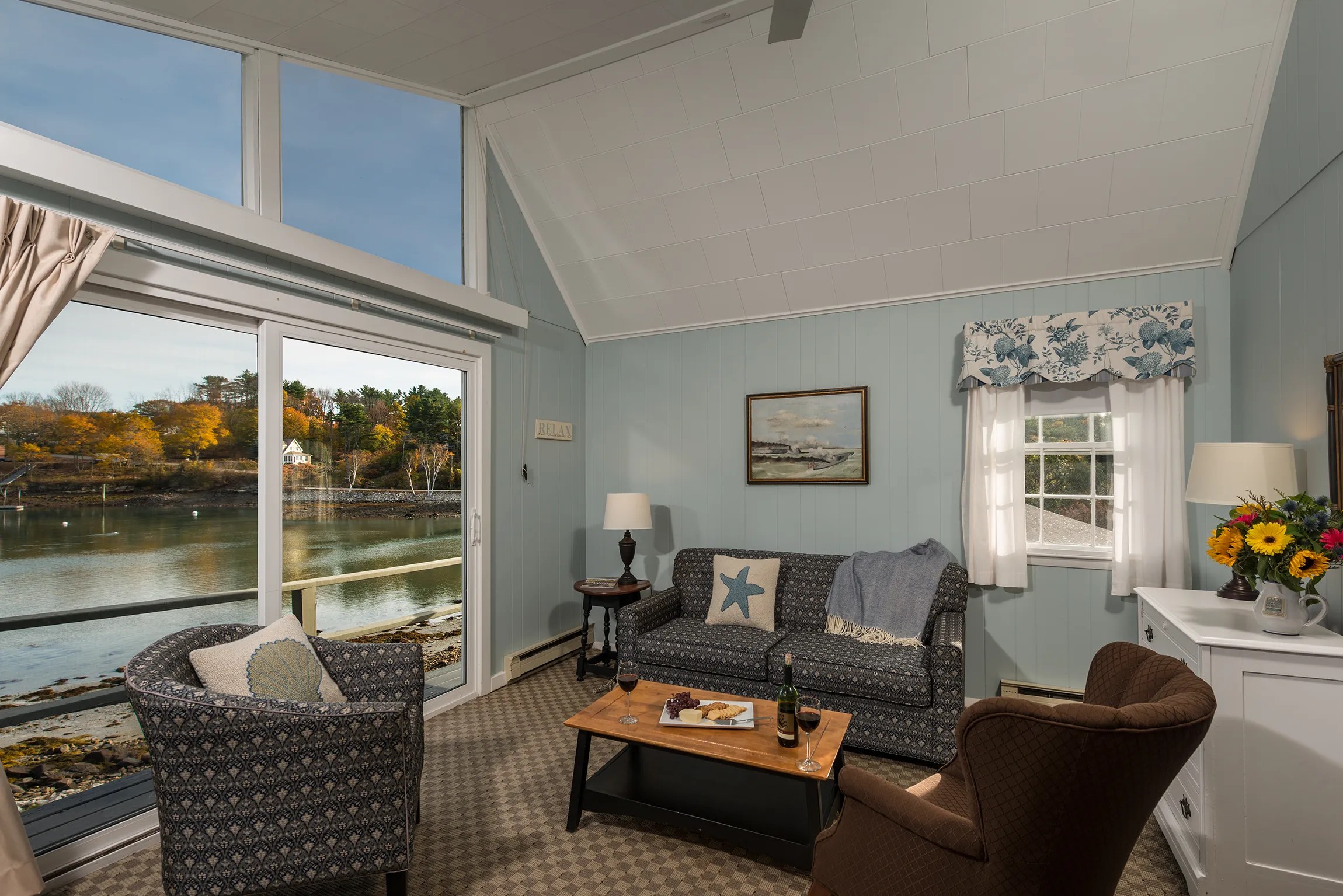 Room 112 Dockside Guest Quarters