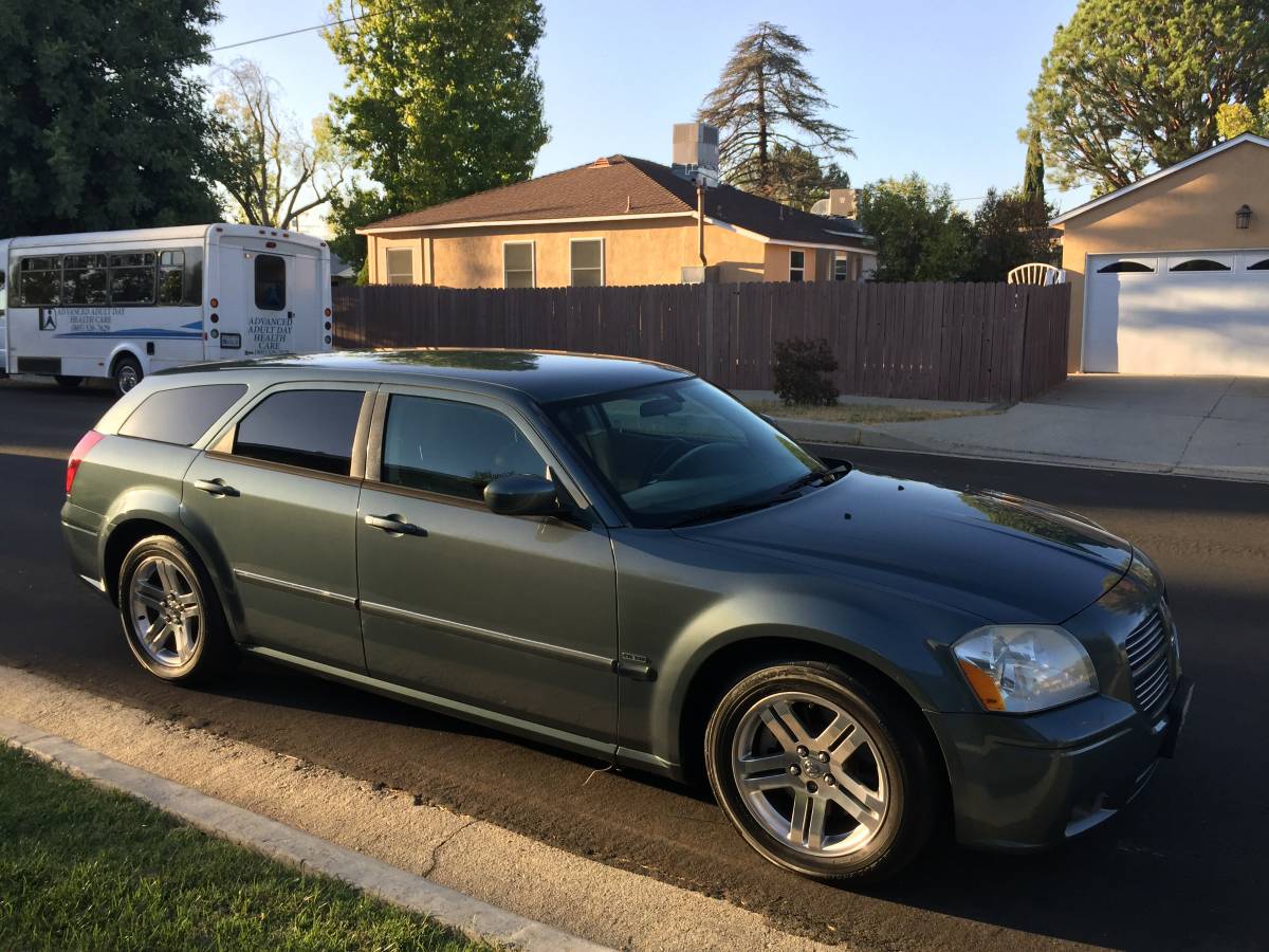2005 Dodge Magnum RT 5.7L Hemi V8 For Sale in Tarzana