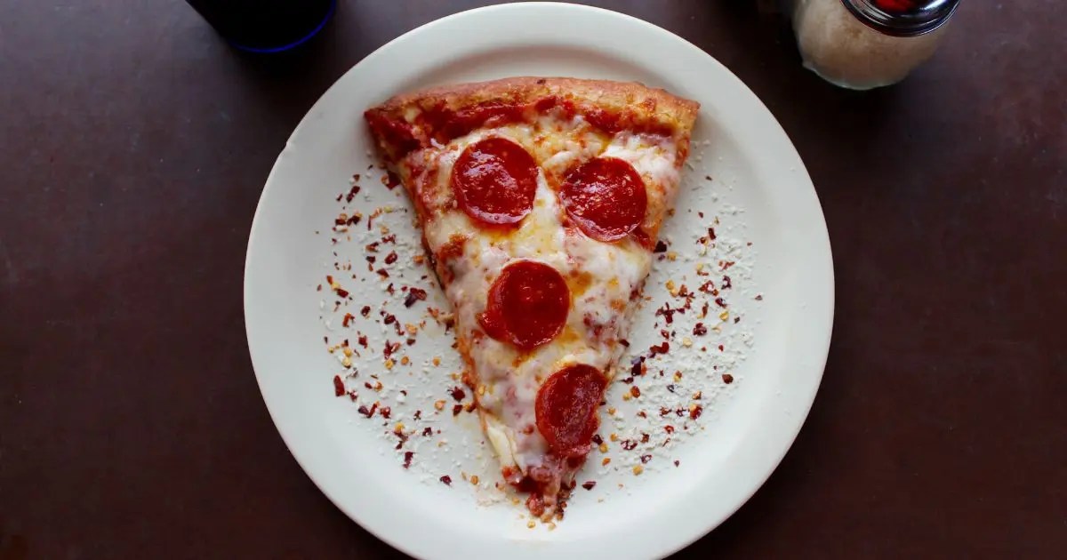 How Long Does Leftover Pizza Last? How to tell If It's Safe to Eat