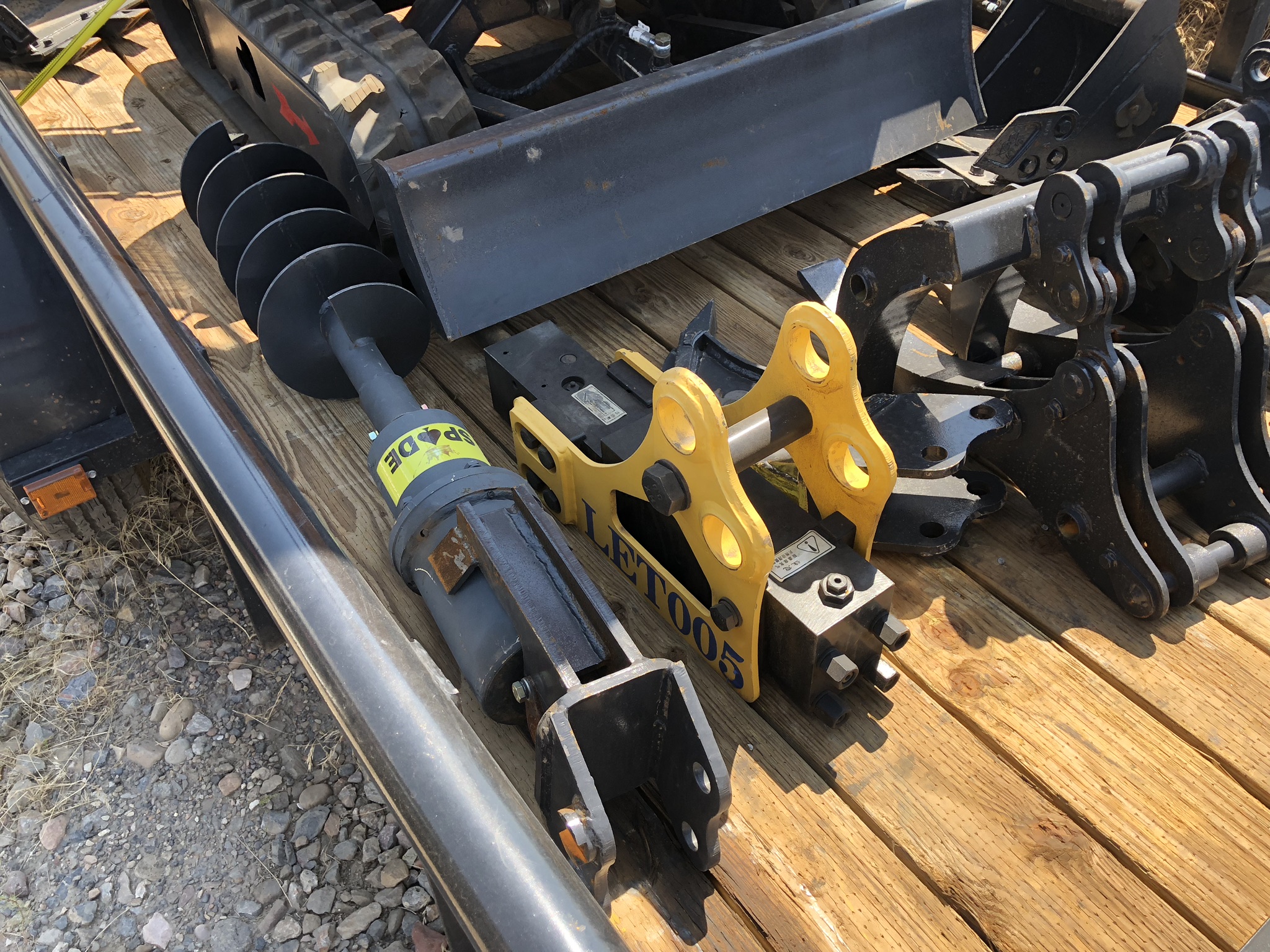 10 GATE KEEPER MINI EXCAVATOR & ATTACHMENTS Dogface Heavy Equipment