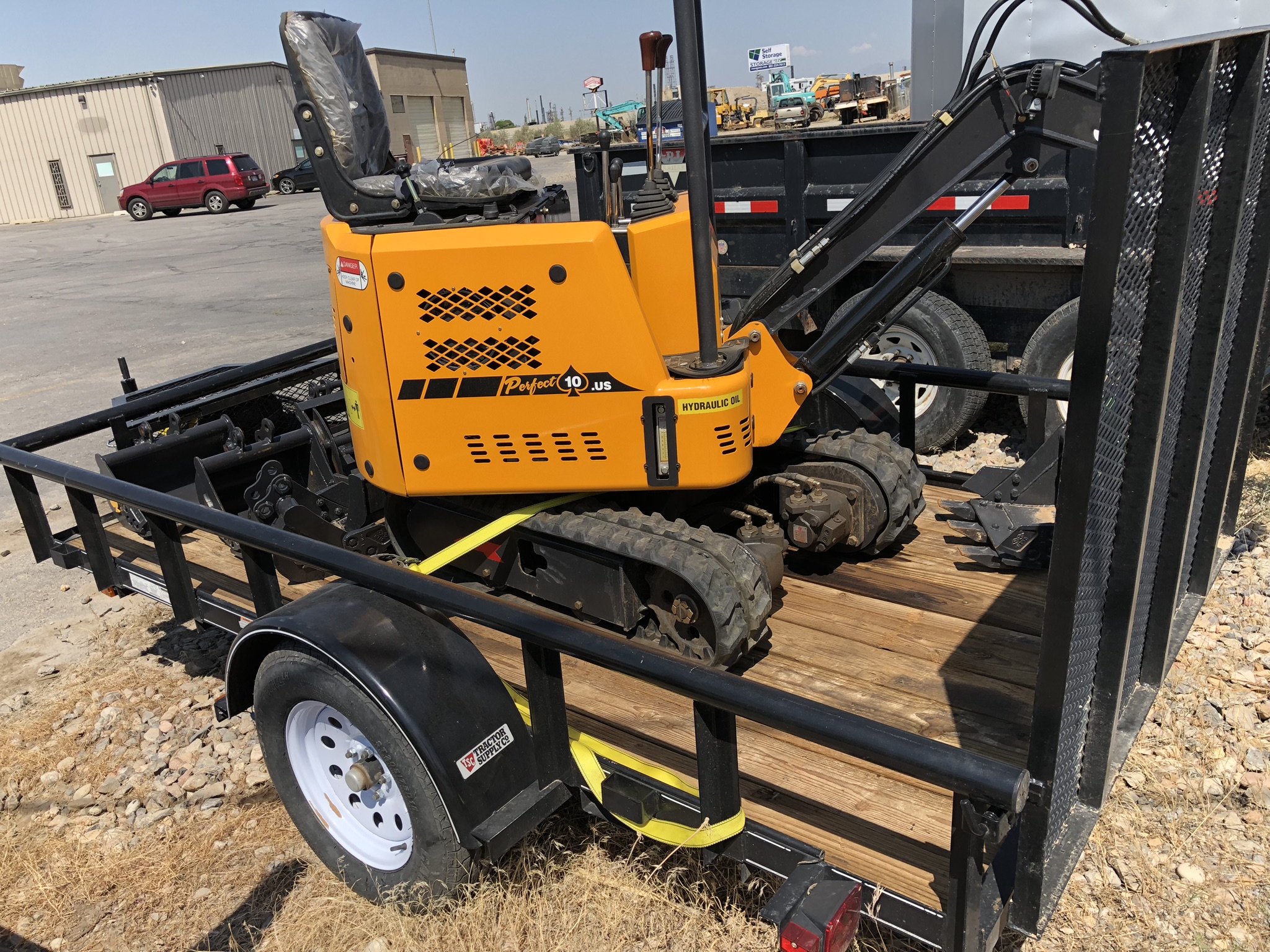 10 GATE KEEPER MINI EXCAVATOR & ATTACHMENTS Dogface Heavy Equipment