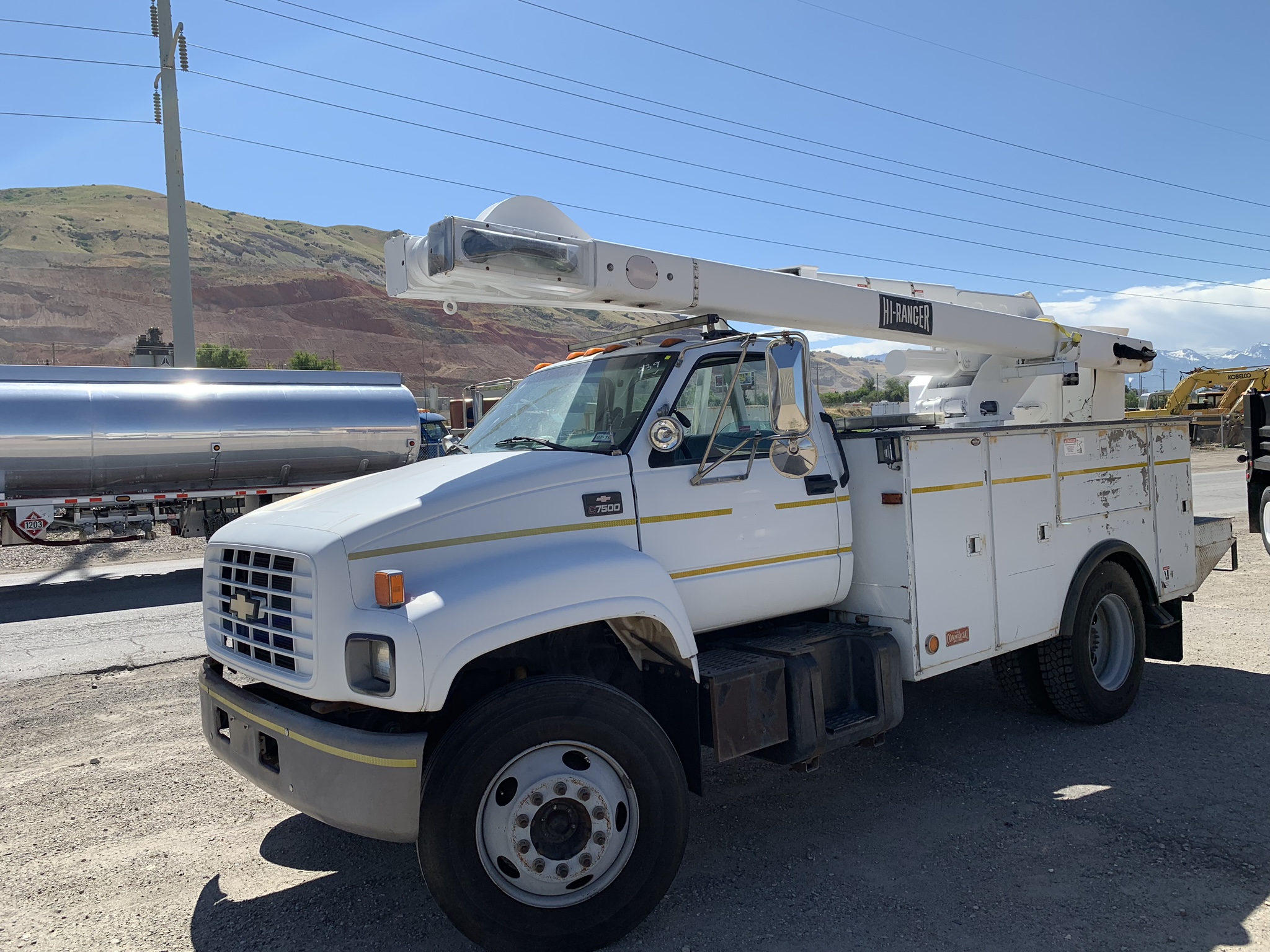 C7500 BUCKET TRUCK Dogface Heavy Equipment Sales Dogface Heavy Equipment Sales