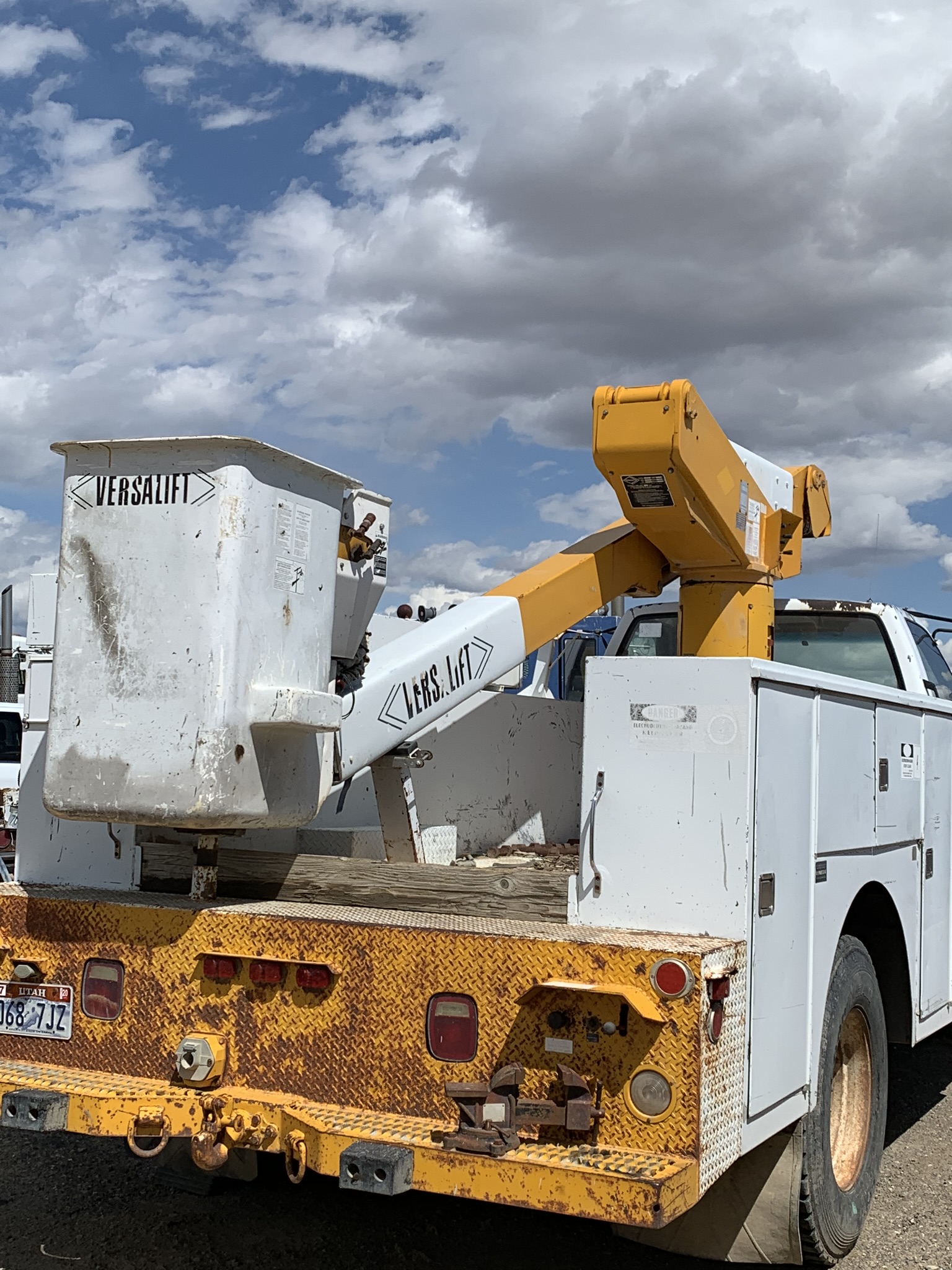 TOPKICK UTILITY BUCKET TRUCK Dogface Heavy Equipment Sales Dogface