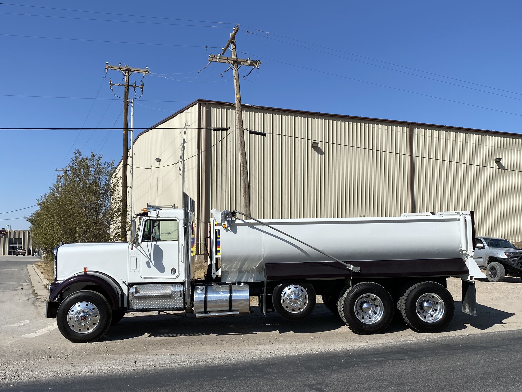 W900 CLASSIC ROCK BED DUMP TRUCK Dogface Heavy Equipment Sales