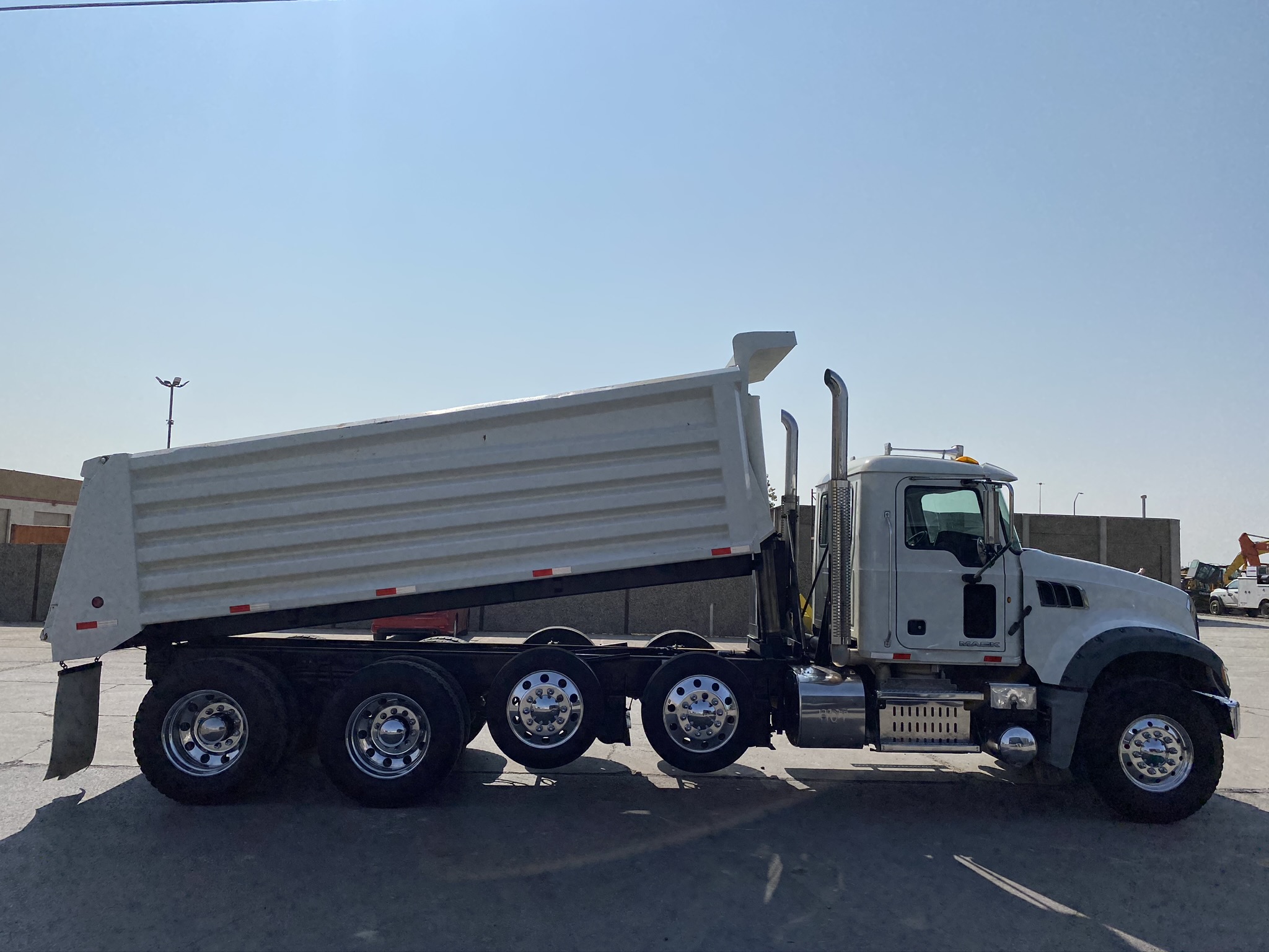 GRANITE SERIES 5 AXLE DUMP TRUCK Dogface Heavy Equipment Sales