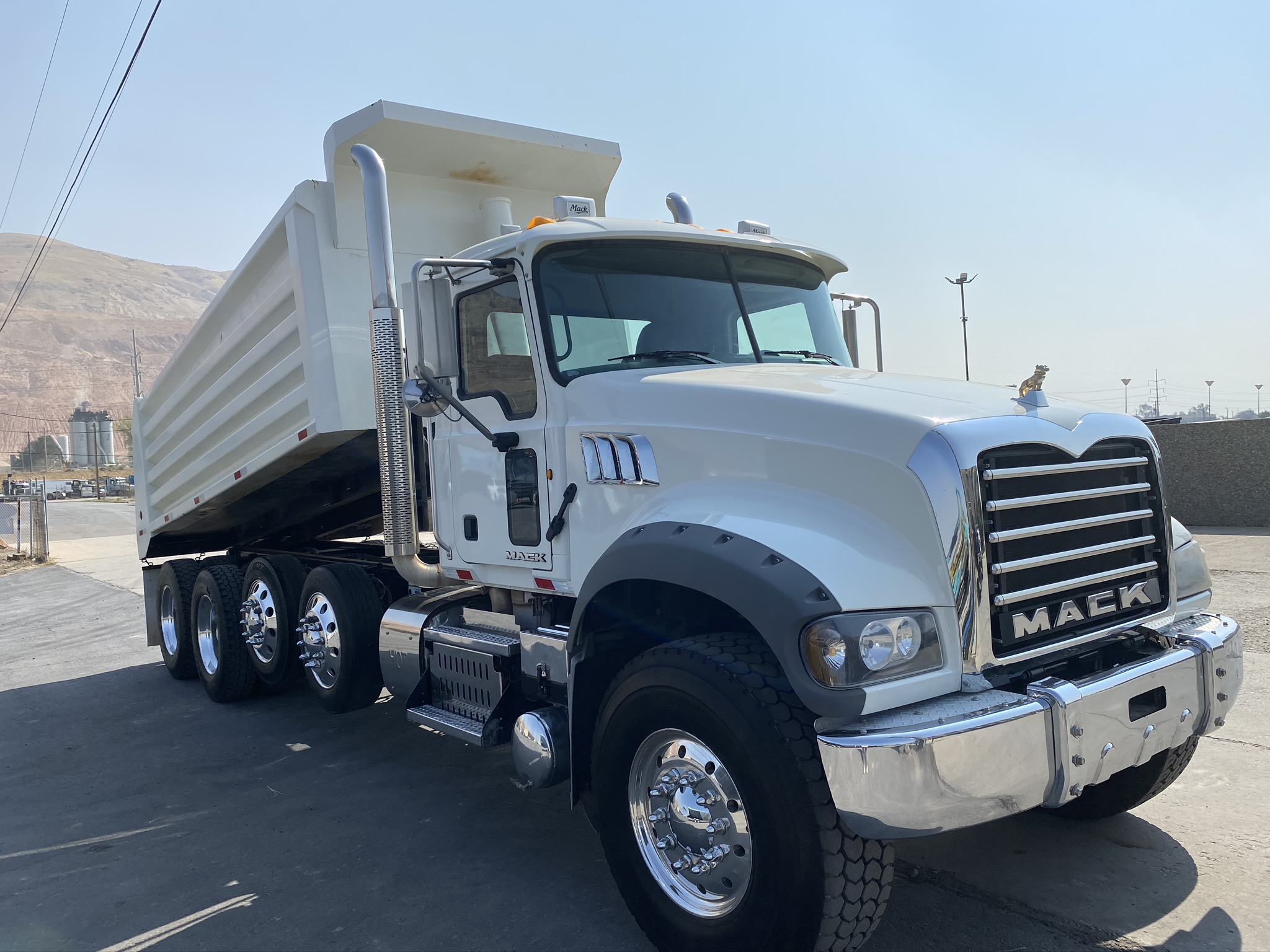 GRANITE SERIES 5 AXLE DUMP TRUCK Dogface Heavy Equipment Sales