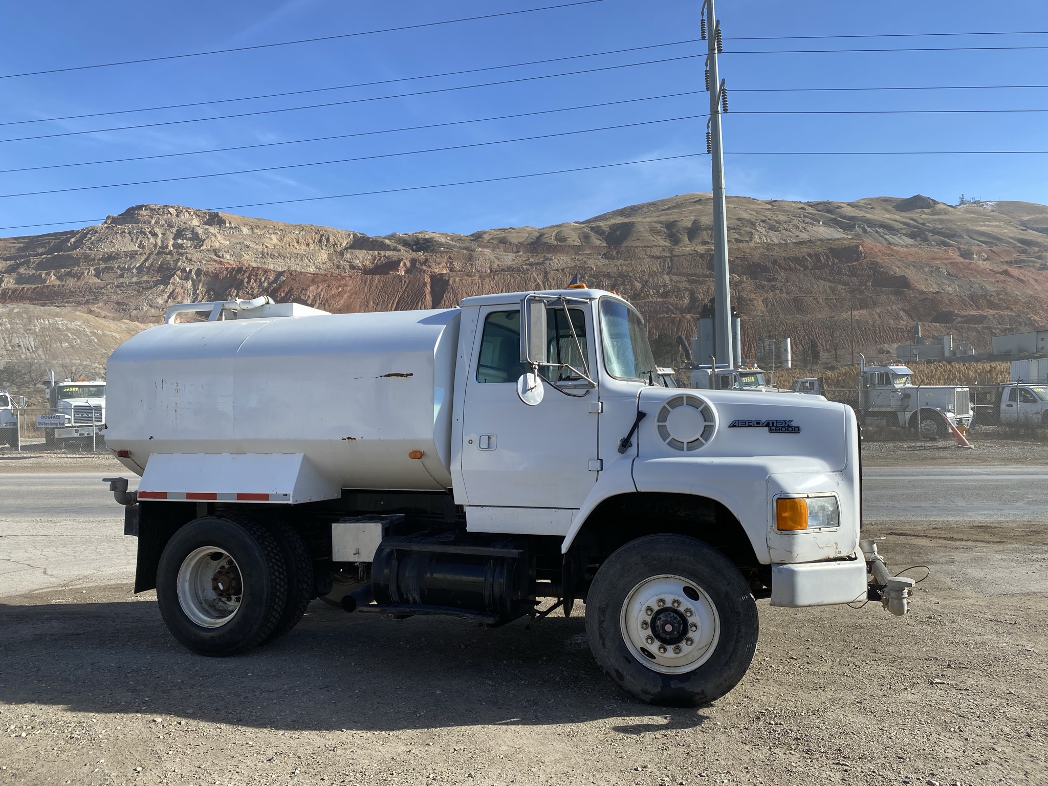 AEROMAX L8000 2000 GALLON WATER TRUCK Dogface Heavy Equipment Sales