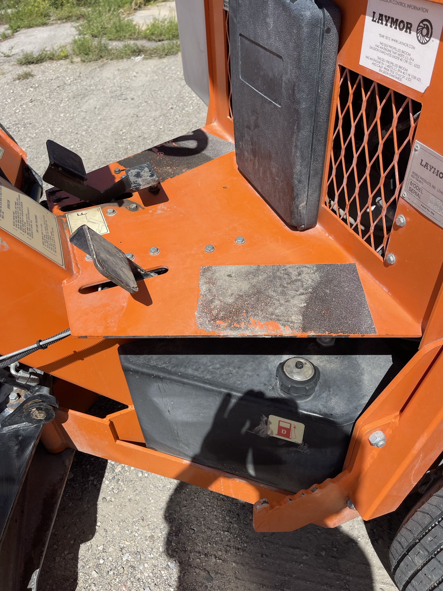 SWEEPMASTER 300 SWEEPER MACHINE Dogface Heavy Equipment Sales