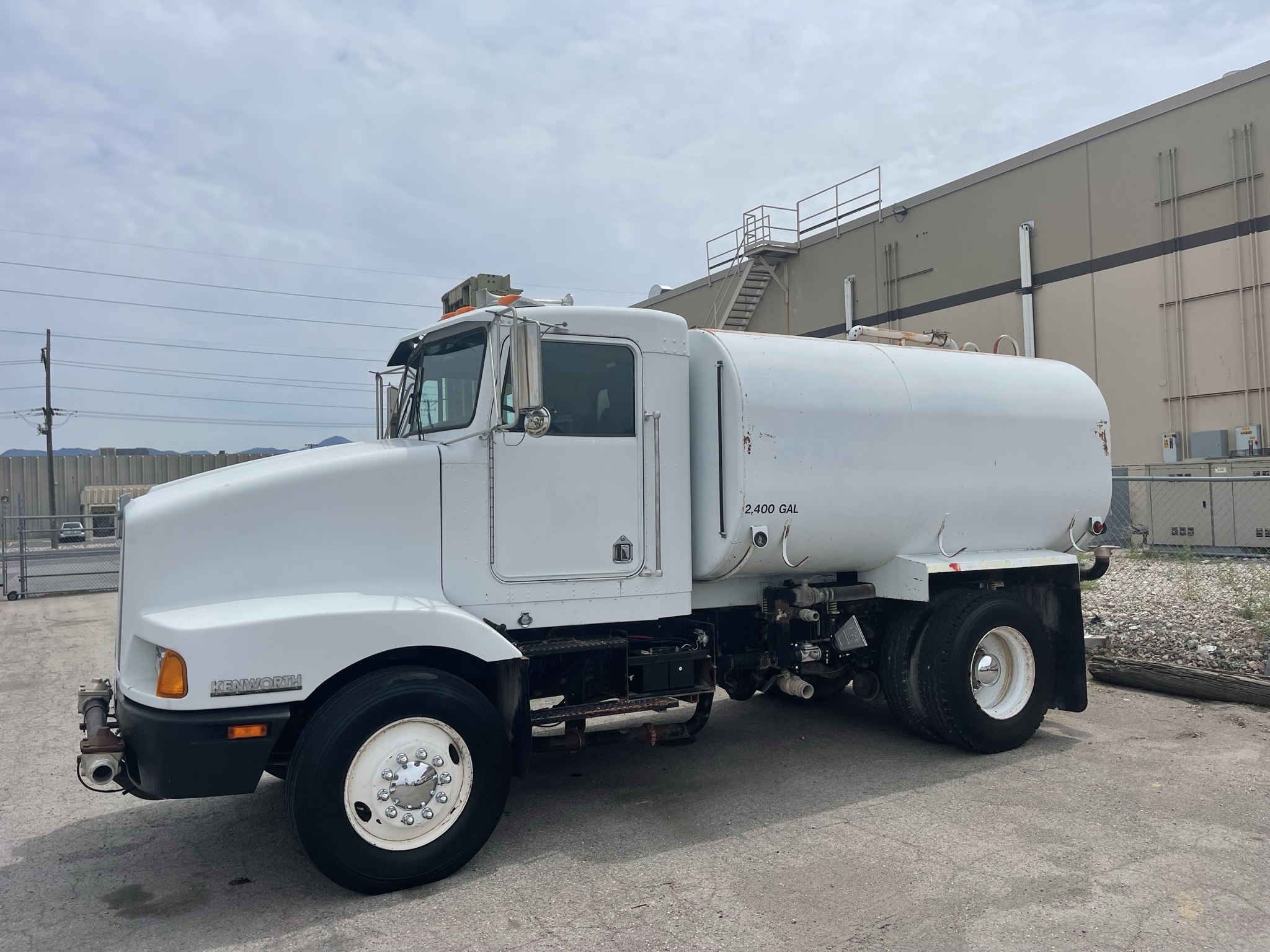 T400 2400 GALLON WATER TRUCK Dogface Heavy Equipment Sales Dogface