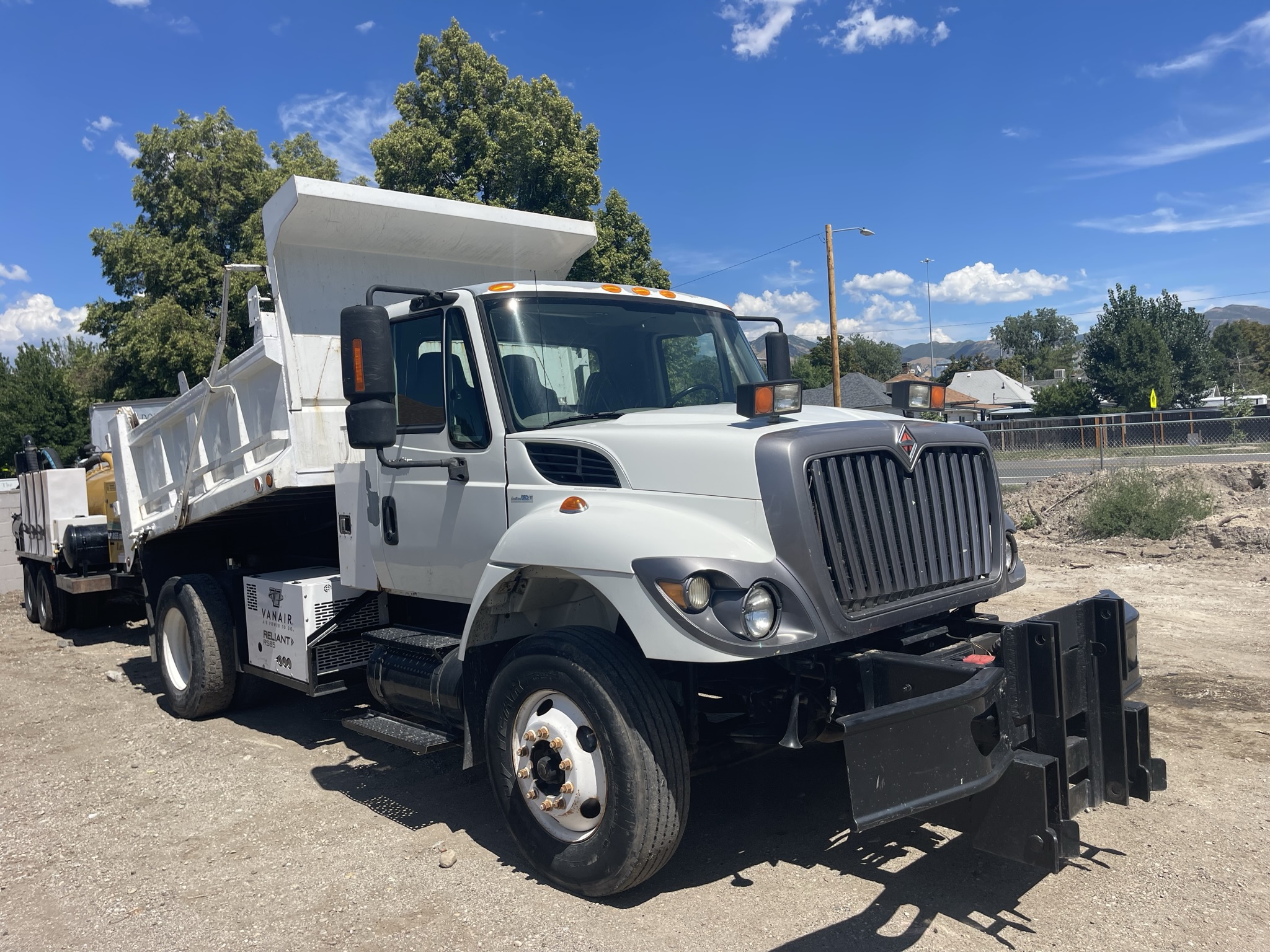7400 SBA 4X2 WORK STAR BOBTAIL DUMP TRUCK Dogface Heavy Equipment