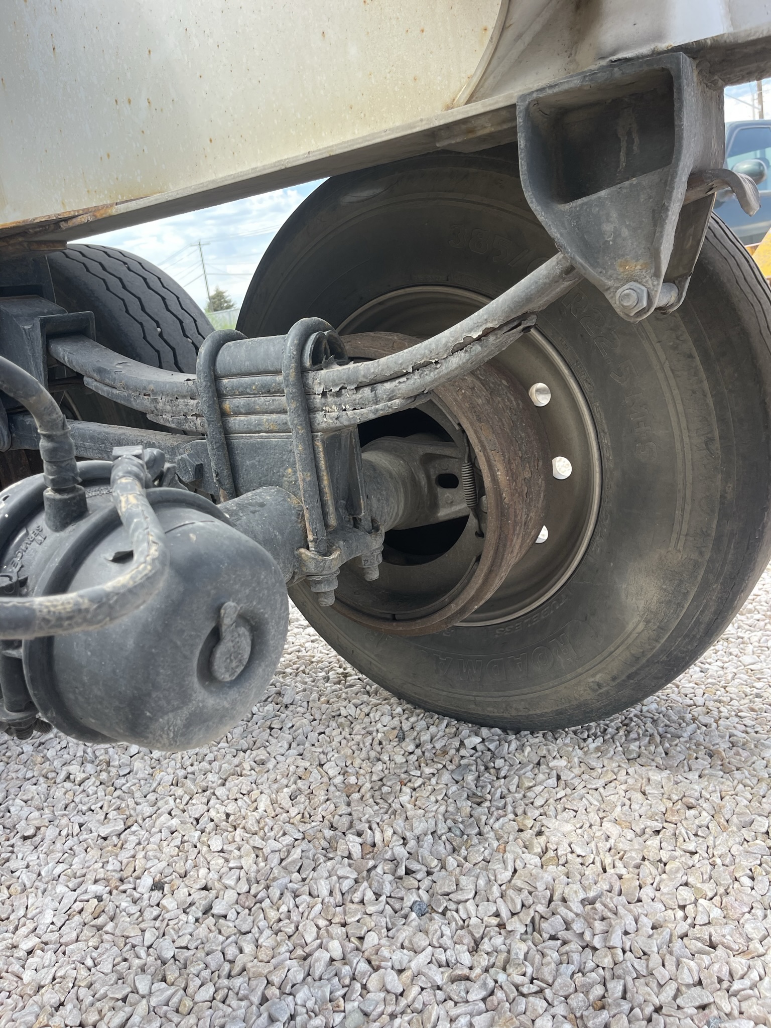 TK60SSD433 TRIPLE AXLE SIDE DUMP TRAILER Dogface Heavy Equipment