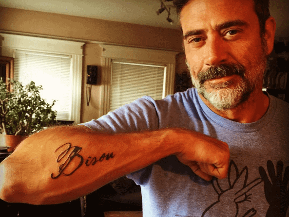 The Walking Dead' Actor Jeffrey Dean Morgan's Tattoo Is A Memorial To The Dog He Rescued - The Dogington Post 447_x_593_png