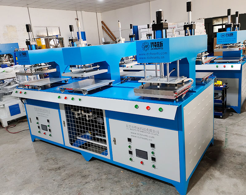 Automatic fabrics silicone embossing machine