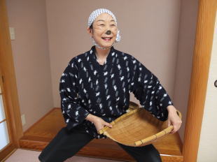 Scooping Loaches - ビートンボックス ブログ 安来節保存会 東久留米どじょうすくい教室