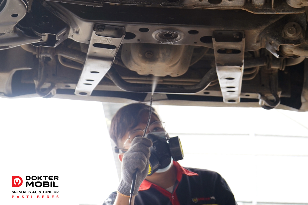 Dokter Mobil Bengkel Mobil Terdekat Service AC & Tune Up