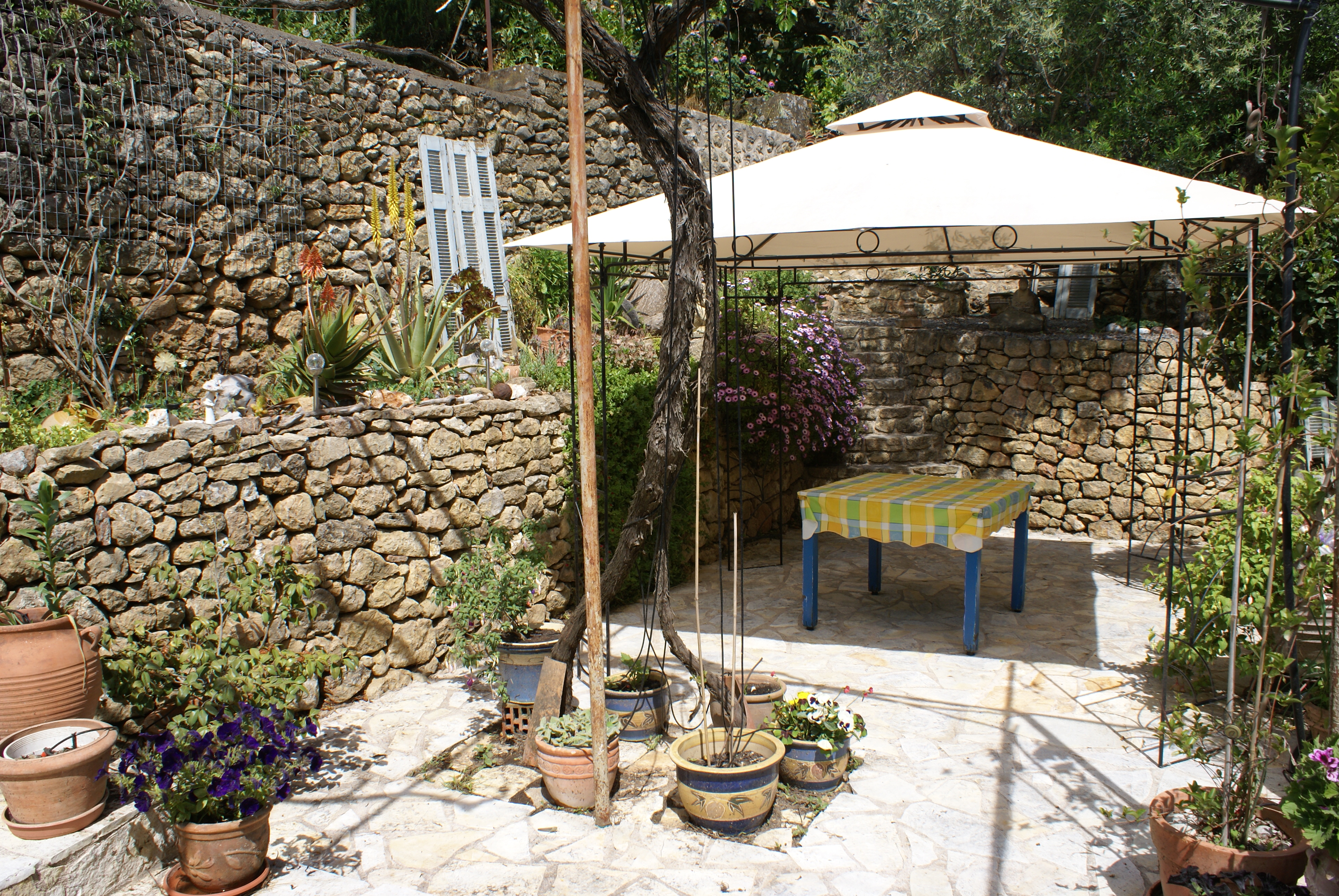 peloponneseapartmentsrentmanikalamatadoloikitriesstoupa