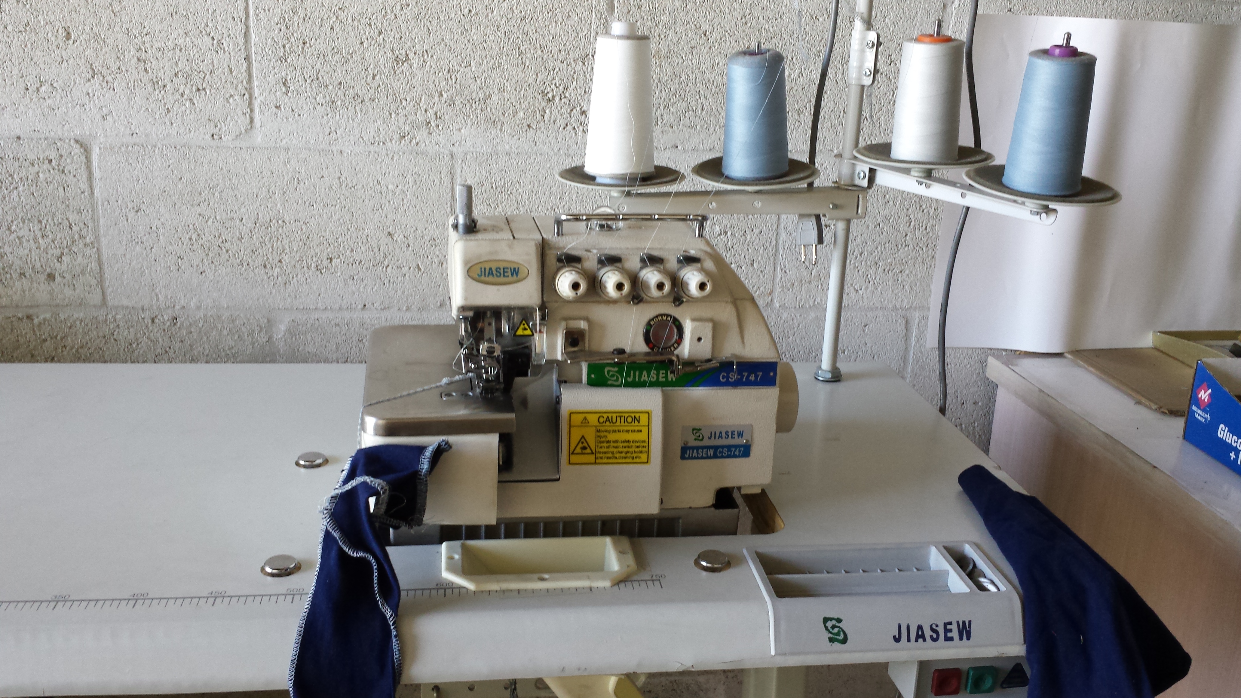JIASEW CS747 2Needle 4 Thread Industrial Overlock Sewing Machine