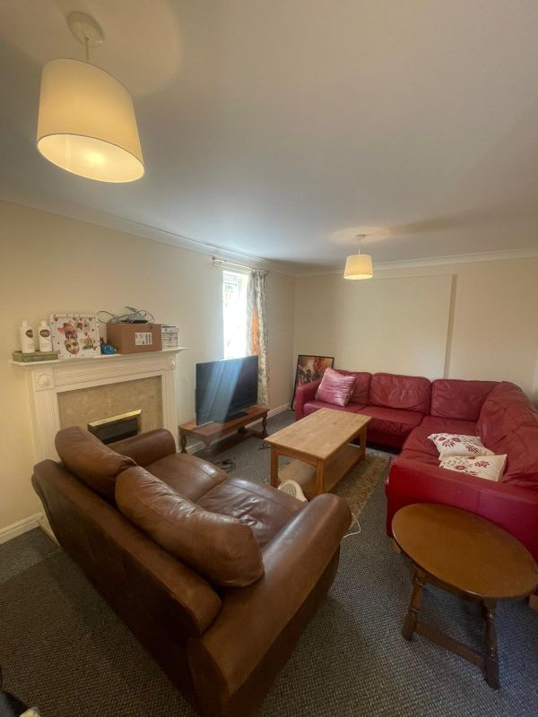 10 Adam Dale Kingfisher Estate Donkey Digs Student in