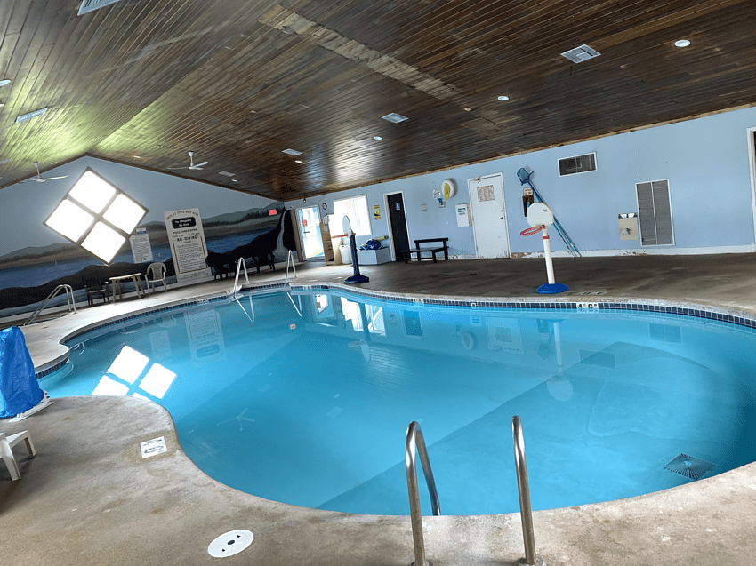 Don Q Inn Dodgeville Theme Rooms Madison Motels