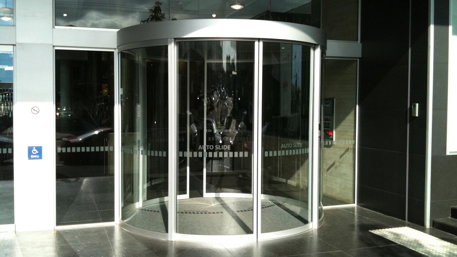 Automatic & Commercial Doors DoorFix Commercial Hardware Wollongong