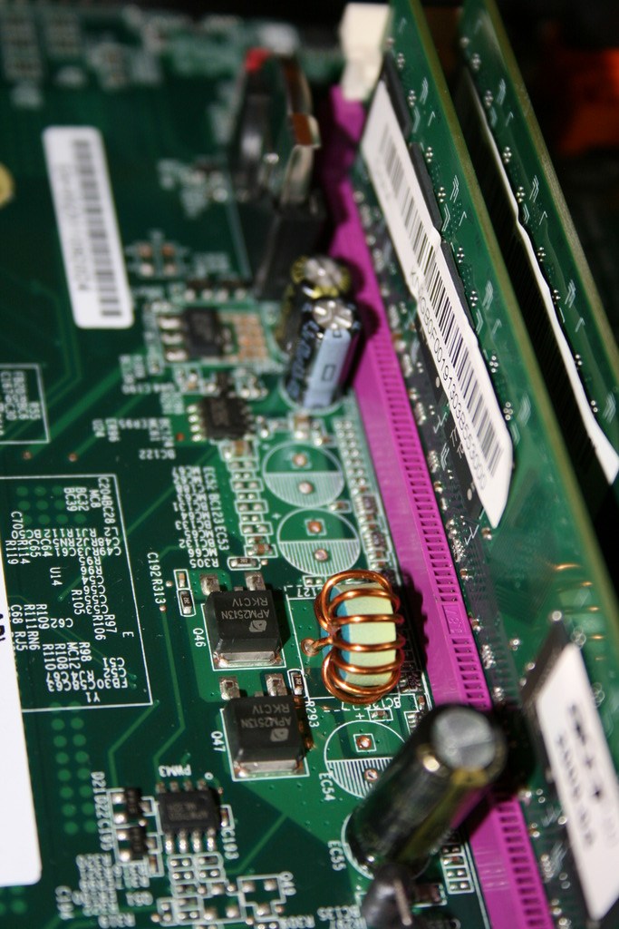 Motherboard problem Change capacitors DotMana