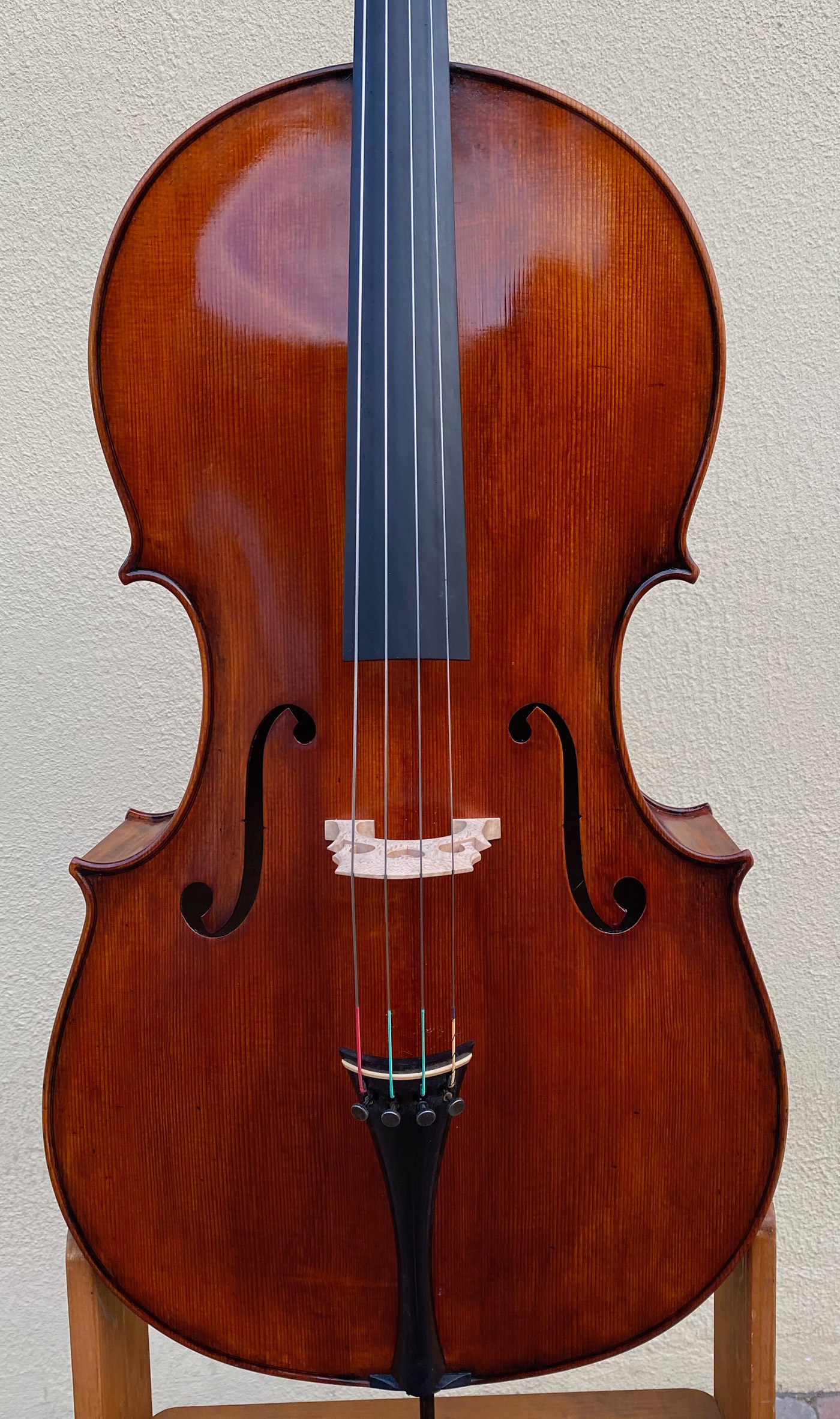 Double bass making and restoration by Sergio Scaramelli in Ferrara