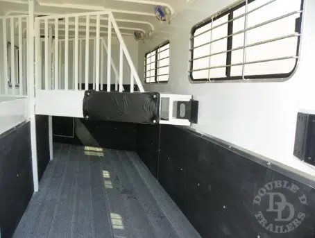 A Buyer's Guide to Horse Trailer Materials and Parts - Double D Trailers