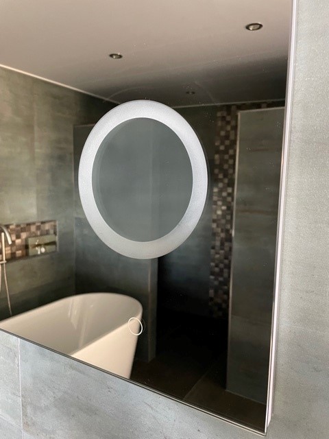 Aluminium Led Spiegel Met Make-Up Spiegel - Douchecabine.nl