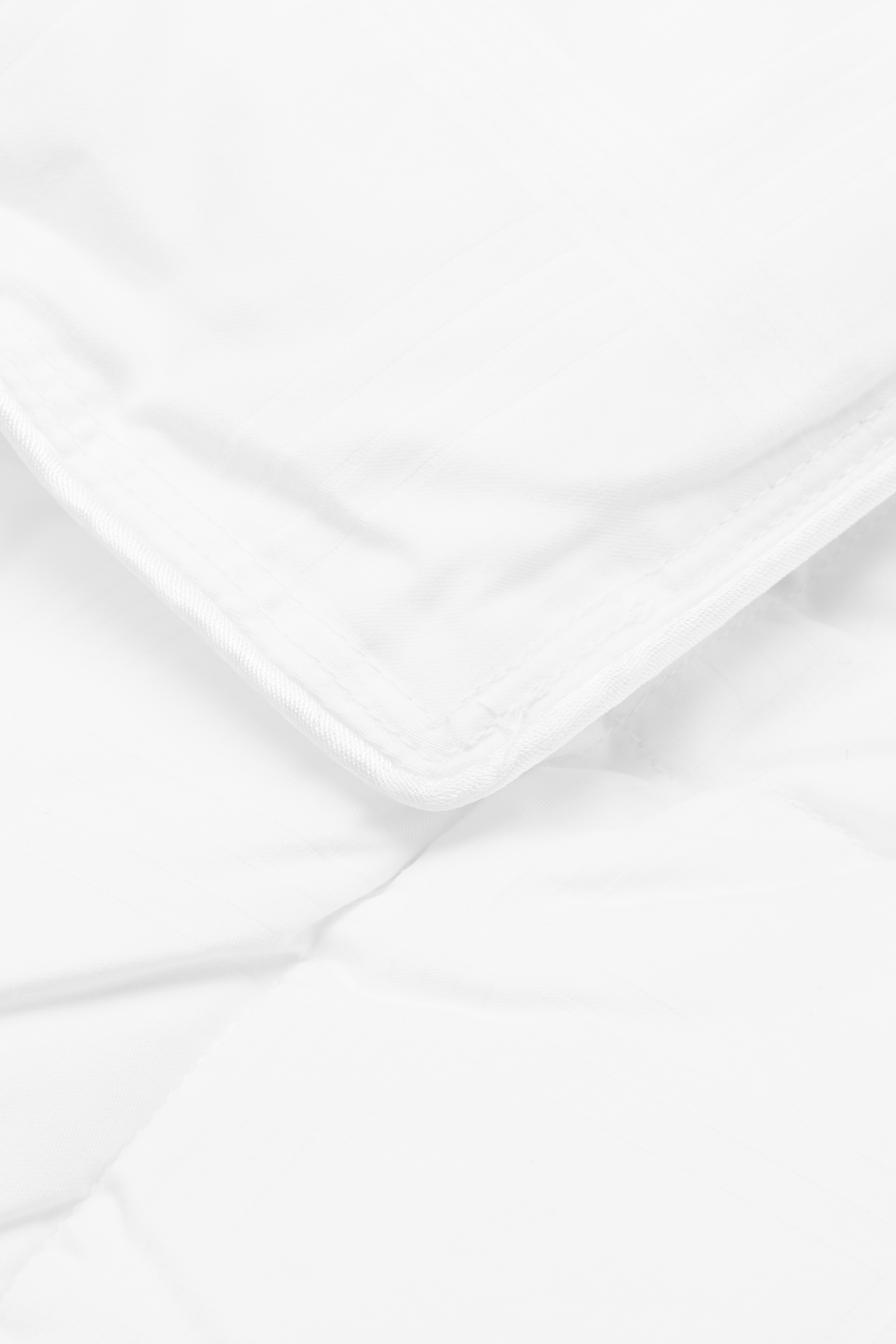 ‘CLASSIQUE 50’ White Duck Down & Feather Duvet Downia