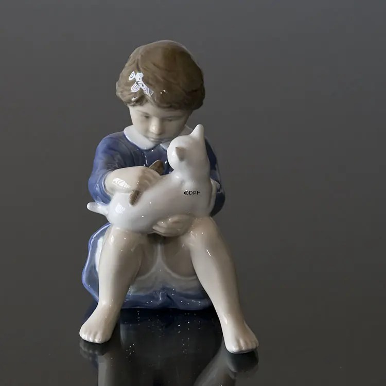 Girl with Cat, Royal Copenhagen cat figurine No. r4631 DPH Trading