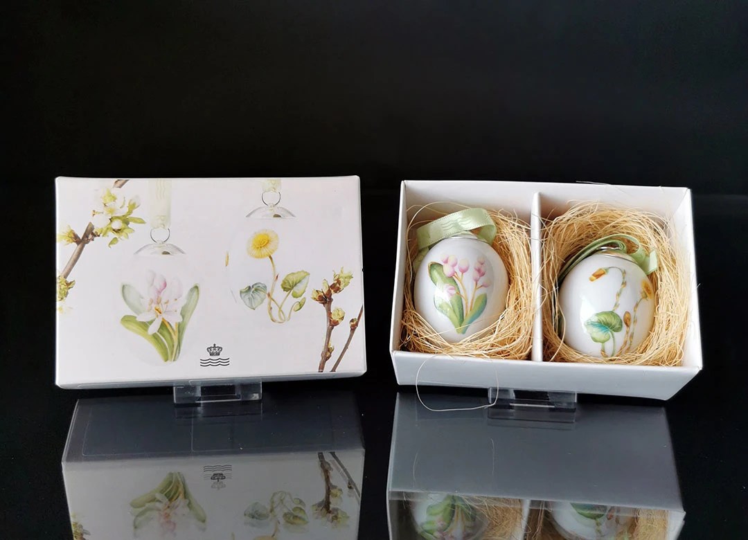 Påskeæg med blomster, følfod og skilla, 2 stk., Royal Copenhagen påskeæg 2014 År 2014 Nr